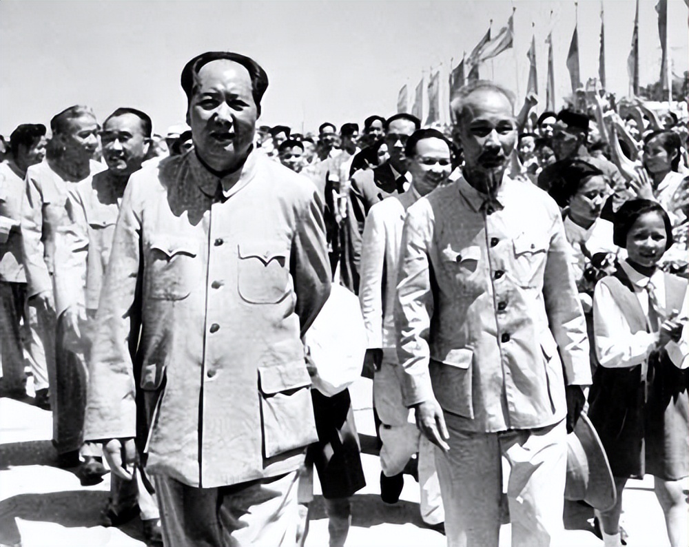 毛主席接见胡志明时，提出了一个要求，胡志明立即拒绝