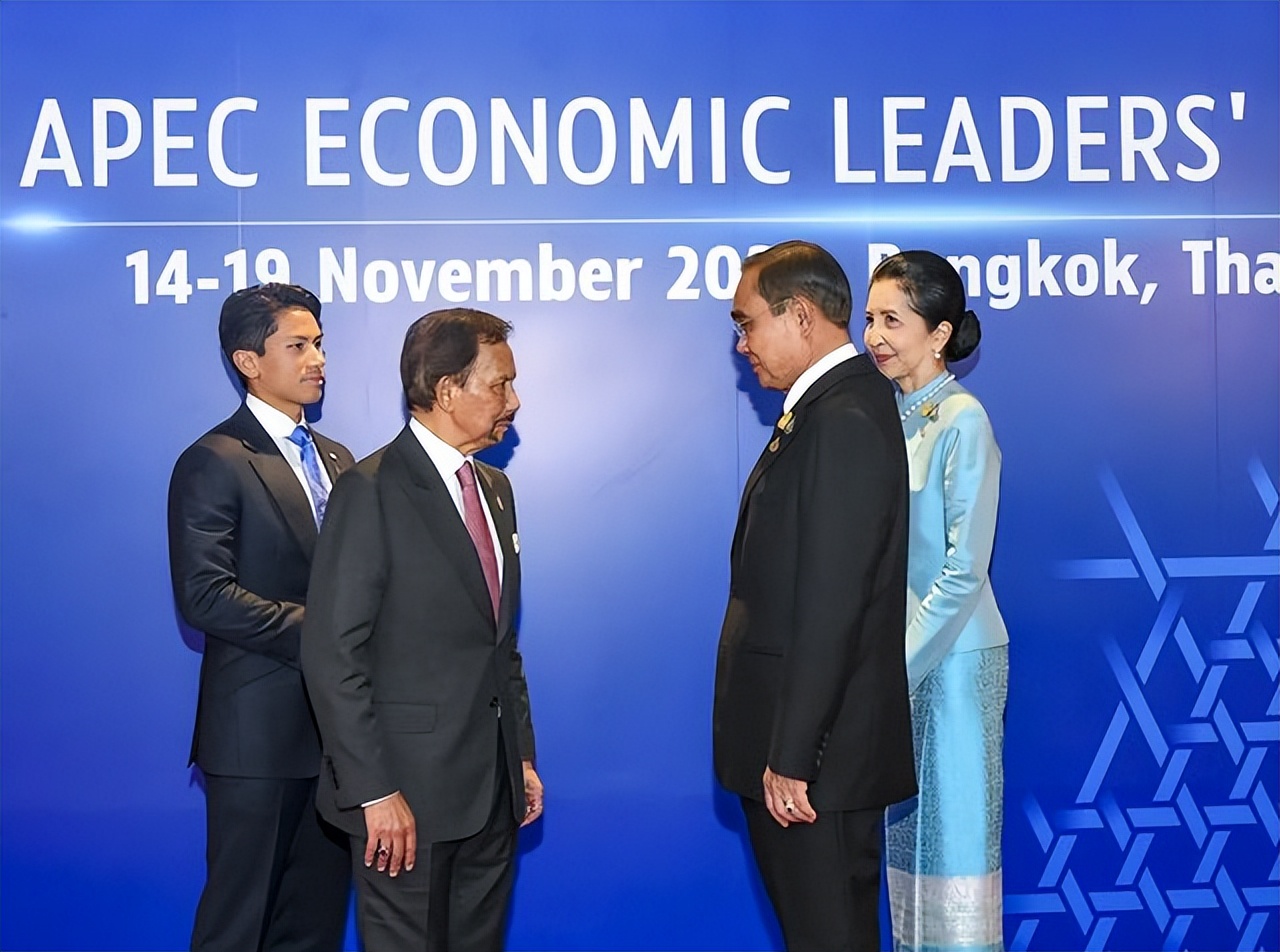 娉板浗鐜嬪悗apec鏅氬,apec娉板浗鏅氬