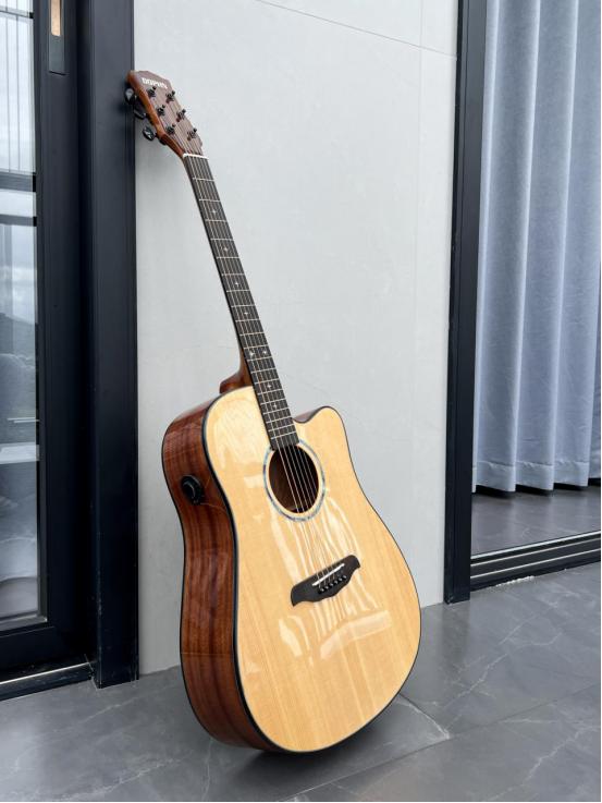 初学吉他买加振的合适吗,初学民谣吉他买什么吉他