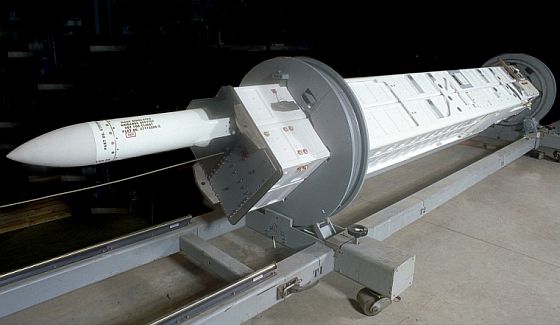 076搭配辽宁舰,076攻击舰和辽宁号尺寸对比