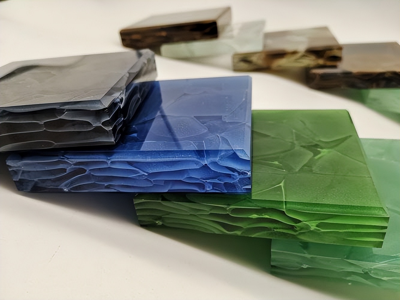 玉砂玻璃哪种好,玉石玻璃的产品有哪些