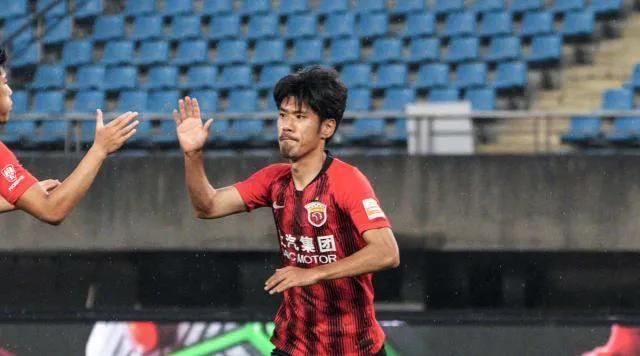 大连人1:1上海海港集锦,大连人2-3上海海港现场球迷助威