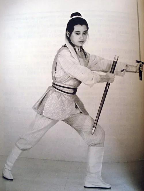 韦唯遭受过家庭暴力吗,贾静雯和韦唯现状