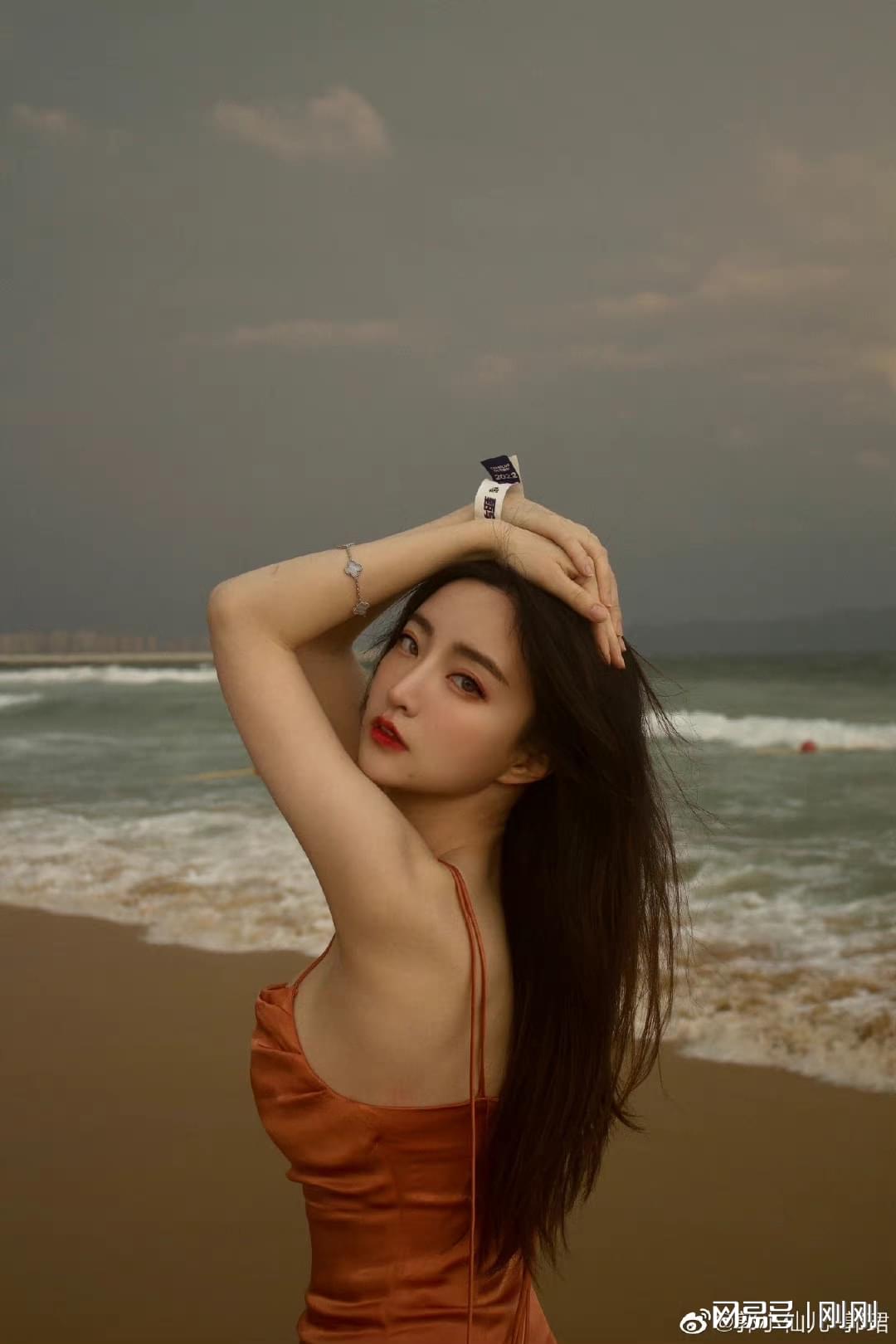 腾讯女主播郭小仙照片,腾讯体育主持人郭小仙儿