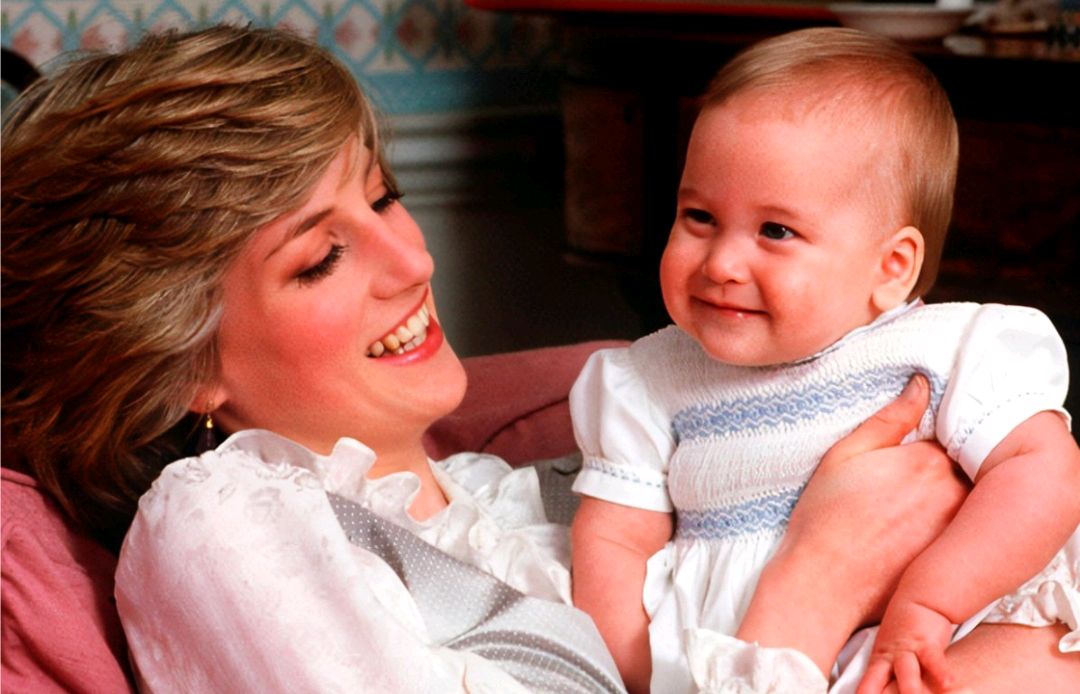 前王室管家：威廉王子拥抱球员的举动可能违反礼仪，但系有意为之