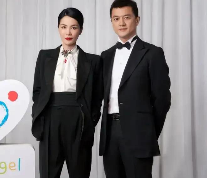 王菲谢霆锋唱难舍难分,王菲为什么那么多人喜欢她呢