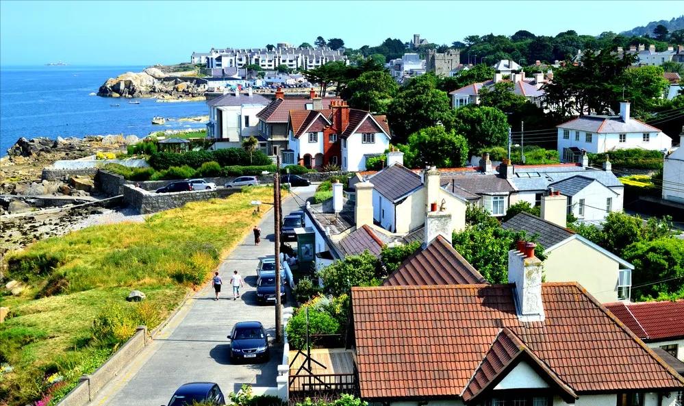 持中国护照可以买医保吗,中国公民可以在欧洲买房吗