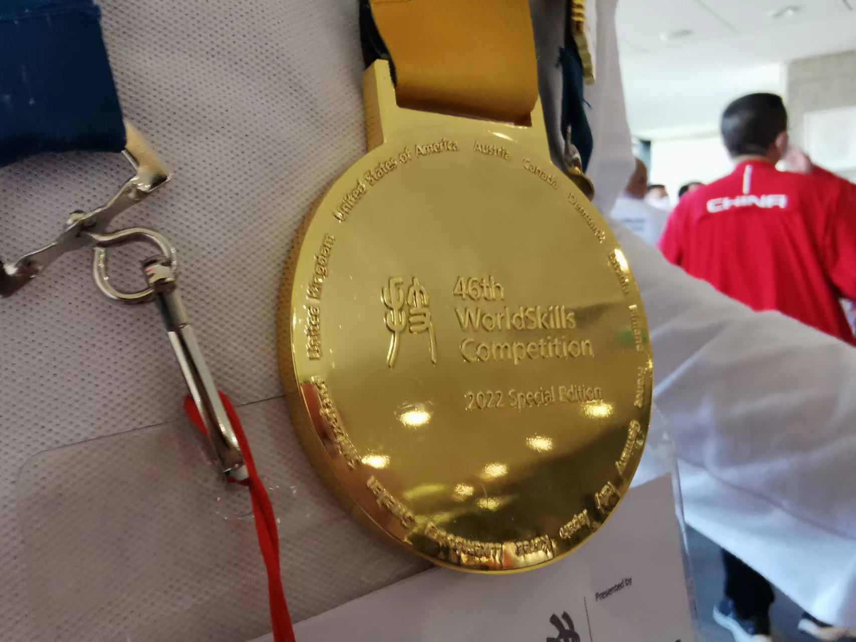 “刮大白”的22岁世界冠军：吃苦5年进国家队，赛前3个月瘦30斤，装备重700斤，是技术工人最好的体面