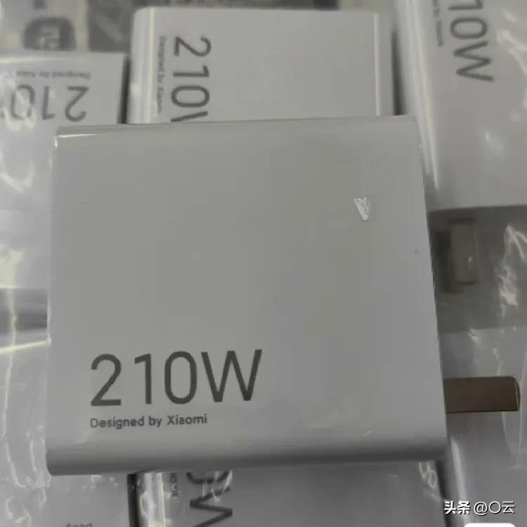 有无线快充和长焦的手机,骁龙8gen2和200瓦快充