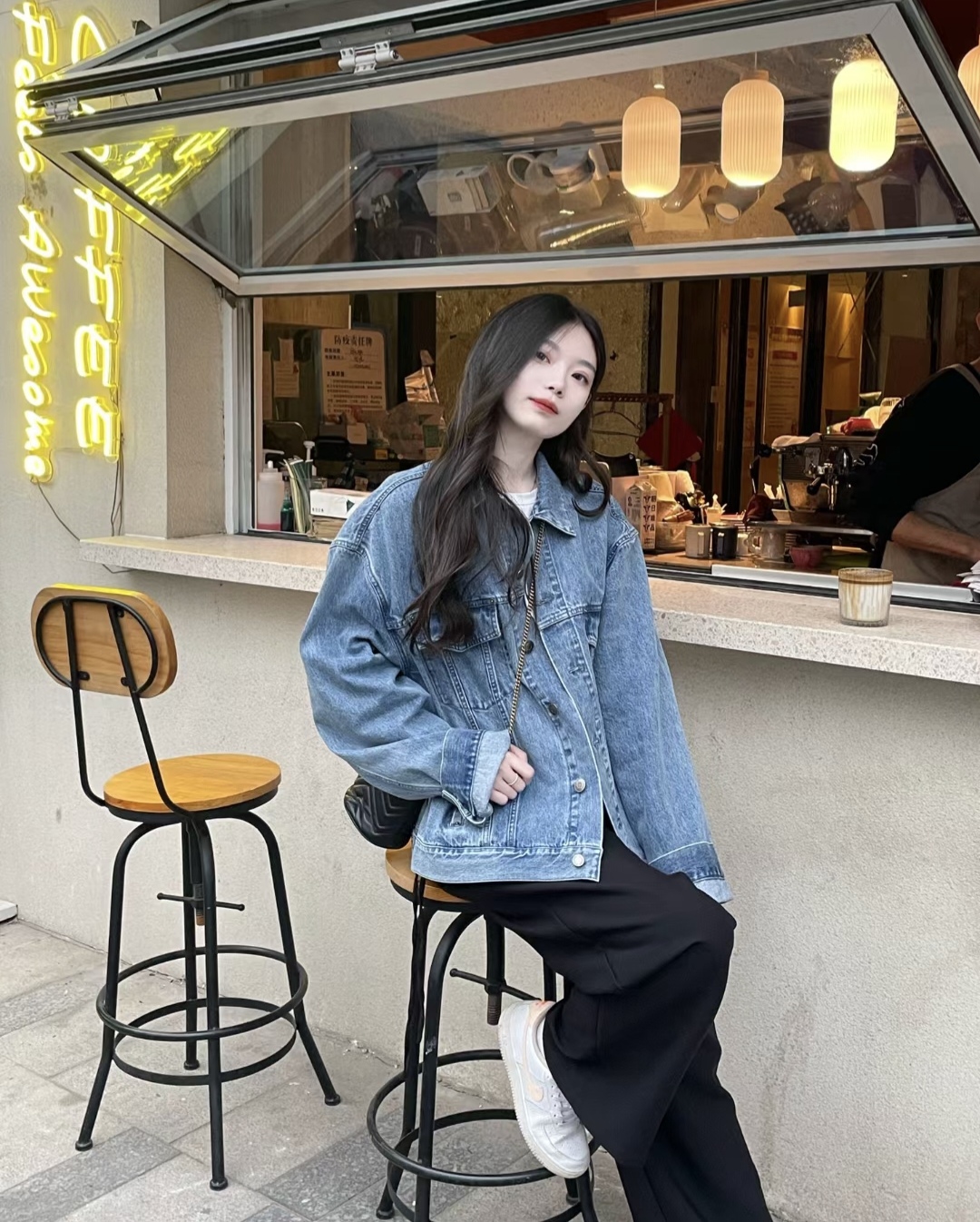 男装牛仔外套搭配什么裤子,牛仔外套搭配什么裤子好看