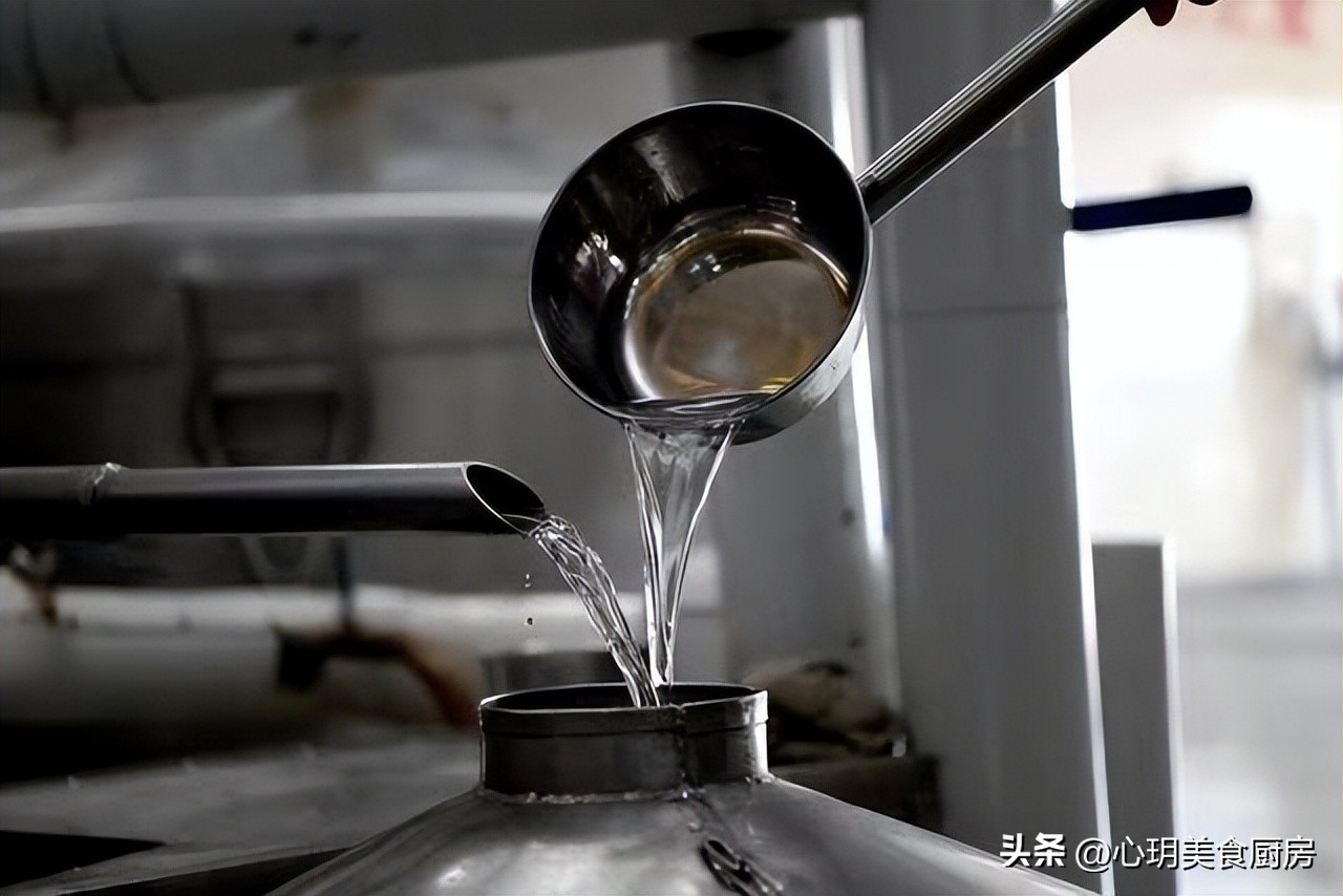 家庭长期存白酒的正确方法,家里存的酒应该放什么地方储存