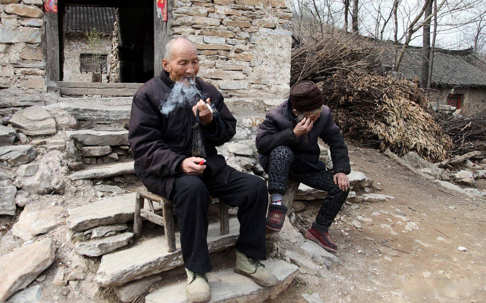 中年男女在生理上的差异,老年人生活有什么不一样
