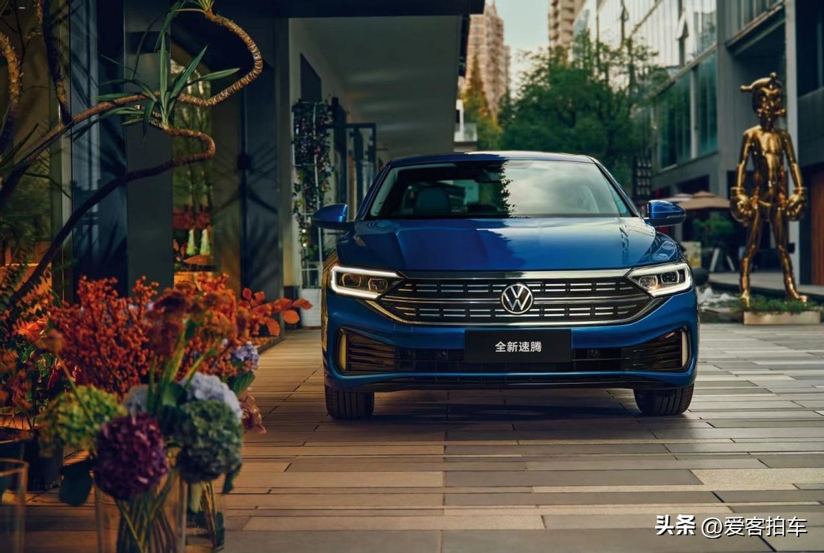 新款408好还是新款速腾好,标致4082019款与大众速腾对比