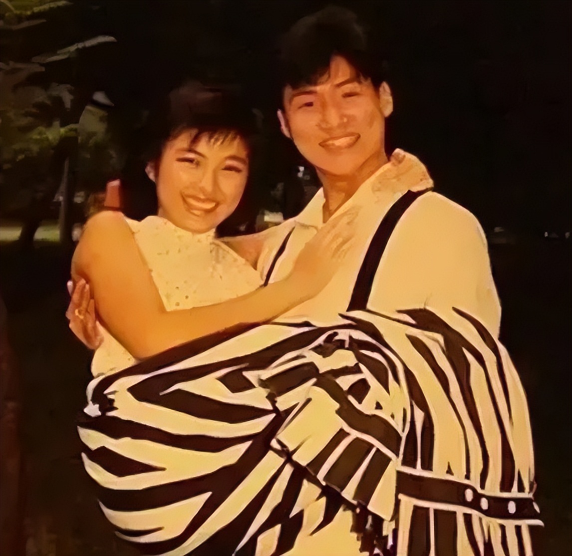 低调恩爱的明星夫妻,10对恩爱的明星夫妻视频