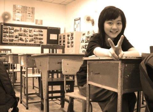 和杨紫飙戏受冯小刚赏识，北大校花彭高唱：北漂13年，我输得彻底