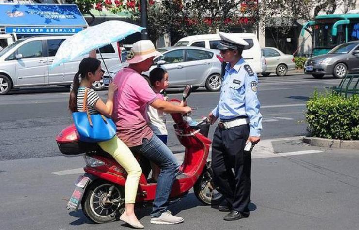 电动车上路迎来“2禁”管理,电动车上路实行“3禁1罚”