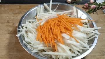 凉拌家常苤蓝片的做法大全,腌好的苤蓝丝怎么凉拌好吃