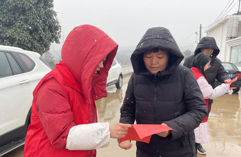 村镇扫黄打非宣传活动简报,四明镇开展扫黄打非专项整治行动