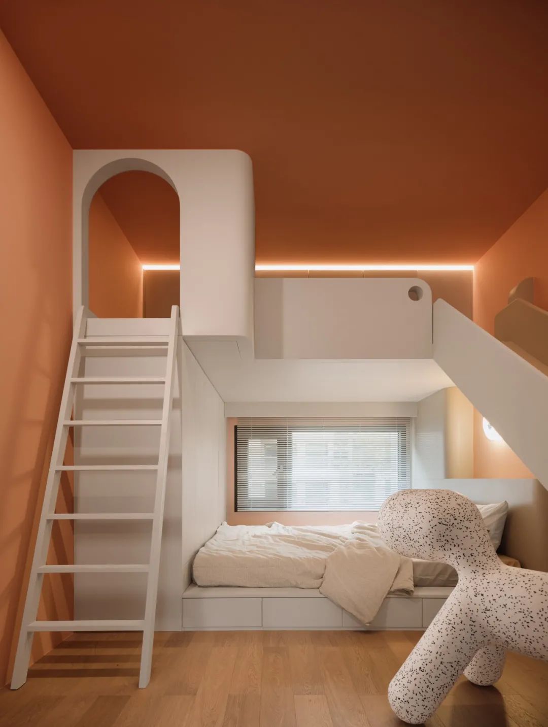 4个设计师设计办公台布局,设计师最佳农村房屋设计