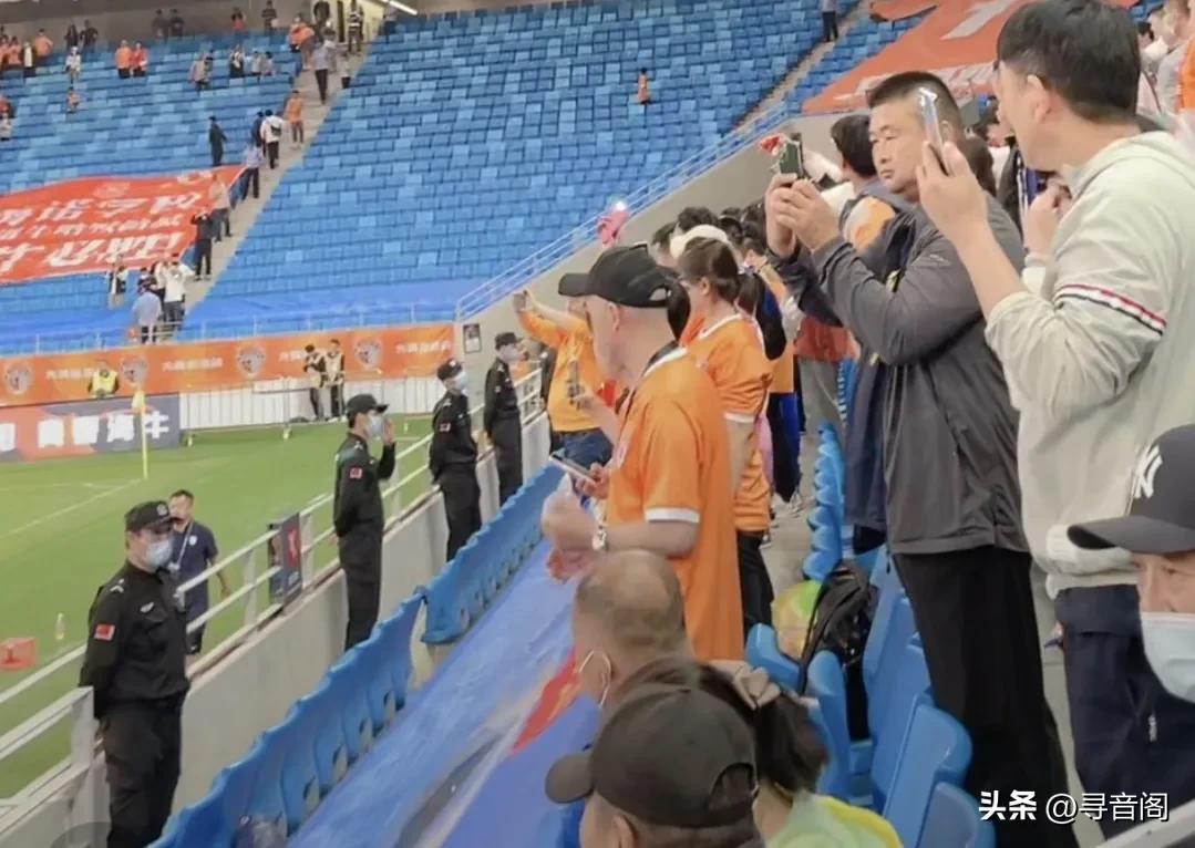 如果足球让人性变得狭隘和暴戾,我们应该评估是否取消这个项目