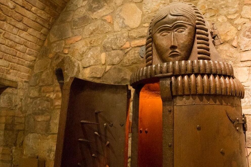 古代欧洲残忍刑罚,欧洲各国残忍酷刑