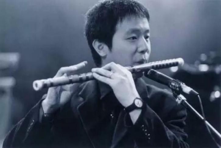 窦唯秃顶图片,窦唯从型男变邋遢大叔