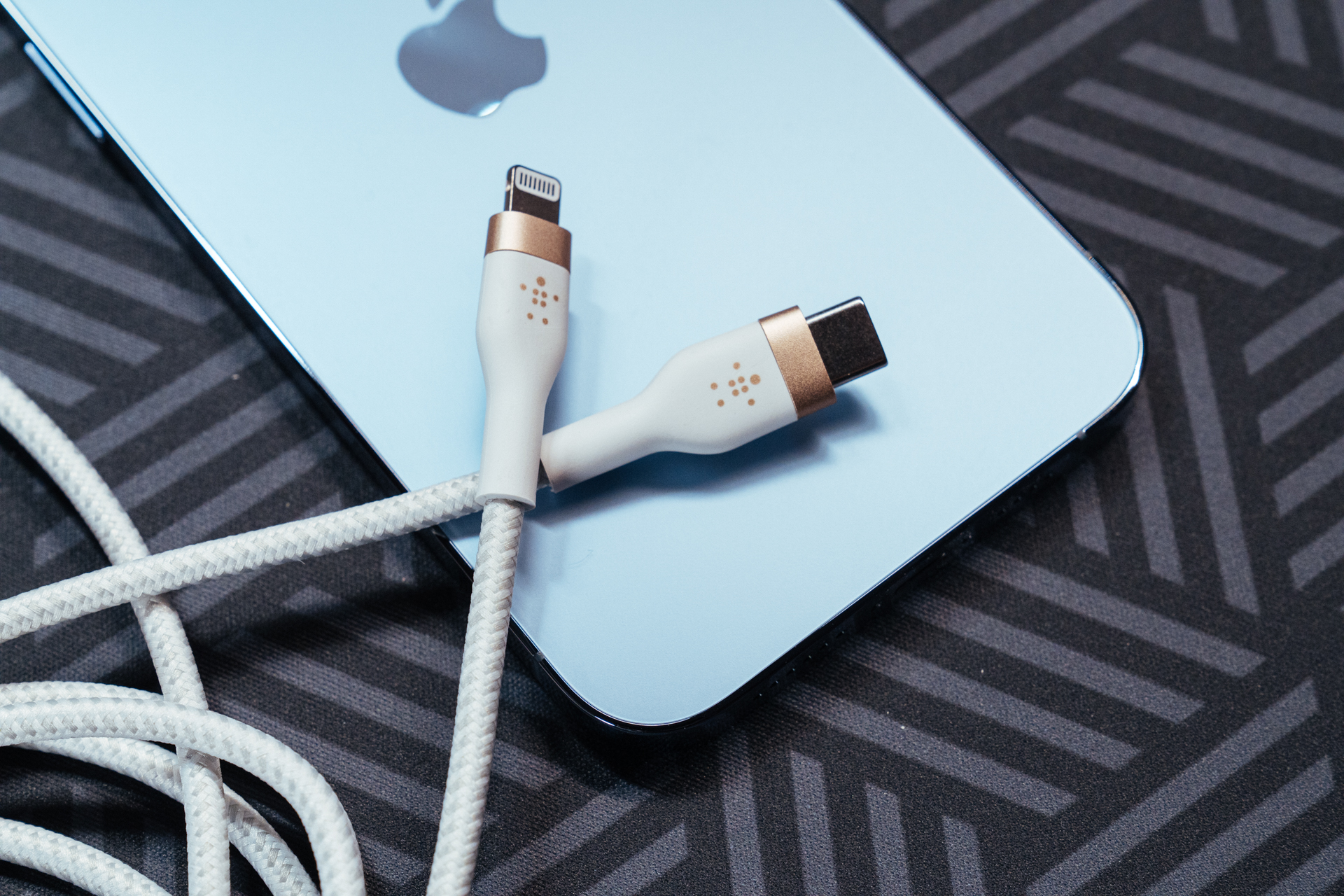 苹果用户应该买什么配件,贝尔金是苹果官方认证的配件品牌