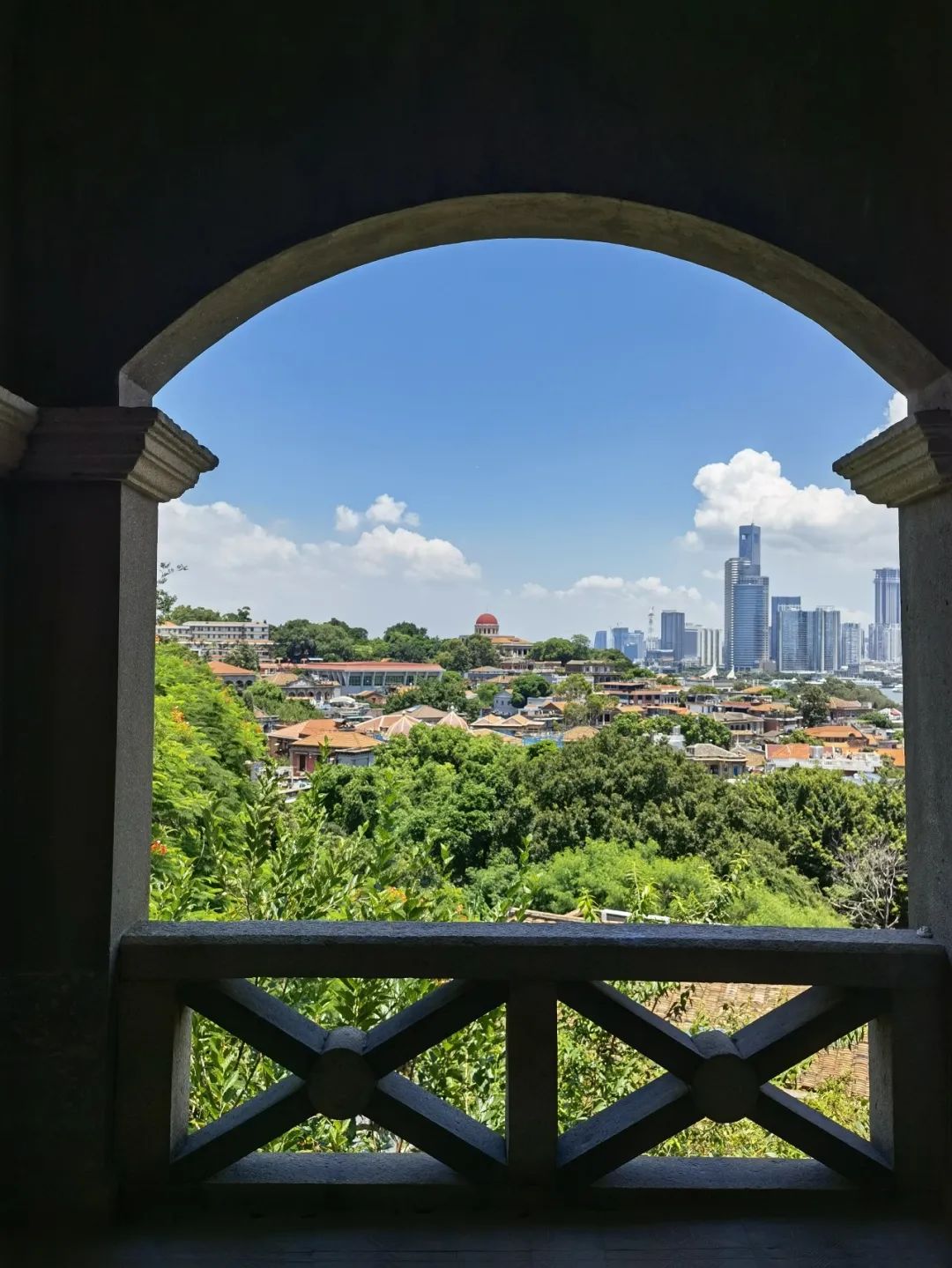 暑假我们来到了中国闻名的鼓浪屿,鼓浪屿暑假免费游玩攻略