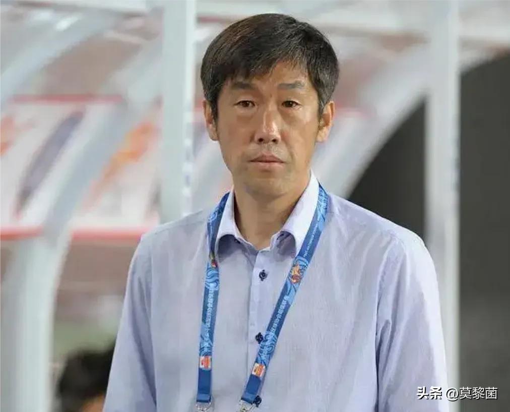 为什么国足踢不好球呢,为什么高洪波的国足出不了线