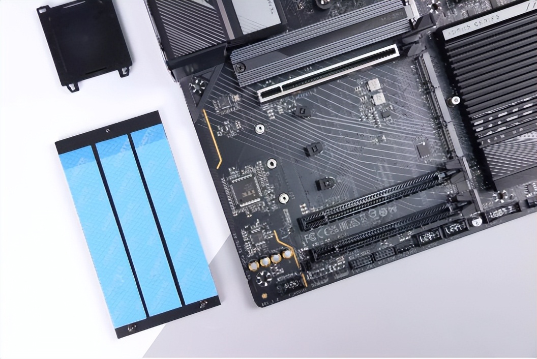 技嘉x670和b650主板区别,技嘉x670小雕支持固态pcie5.0