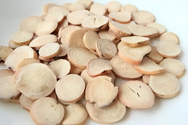 “一白遮百丑,长斑毁所有”?分享一方六味药,补血、活血、祛斑