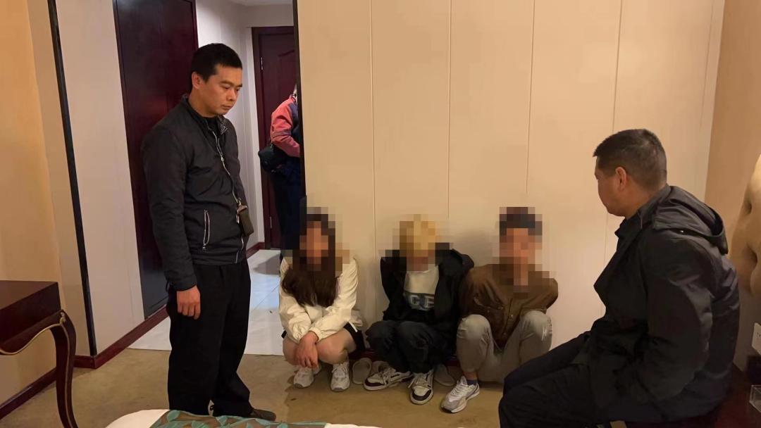 这种“躺平”赚钱的方式,很“刑”!