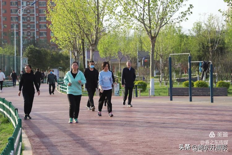 清晨的公园静态美和动态美,运城体育公园夜间灯光