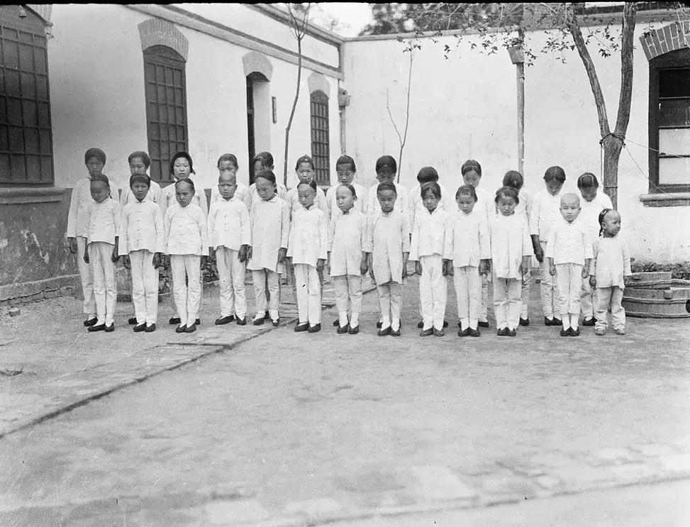 日军日记：*安妇慰**不服从管教，我很愤怒，用*刀刺**插入她的*体下**,2