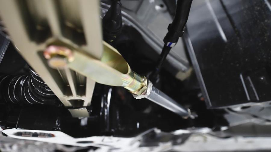 全赛道定制性能飙升低趴战斗钢炮“豹力变装”