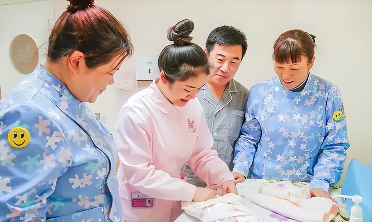 因嫌家属红包太少，助产士缝住产妇“肛门”？真相如何？