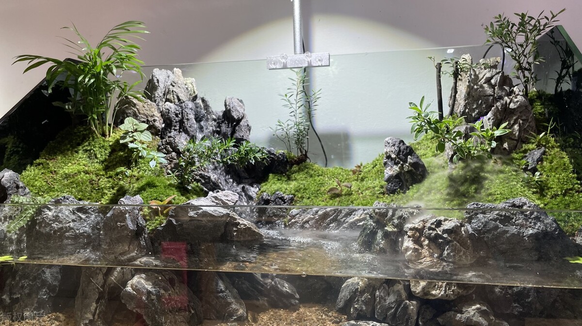 如果卧室感觉很闷怎么用空调,卧室里太干燥怎样解决