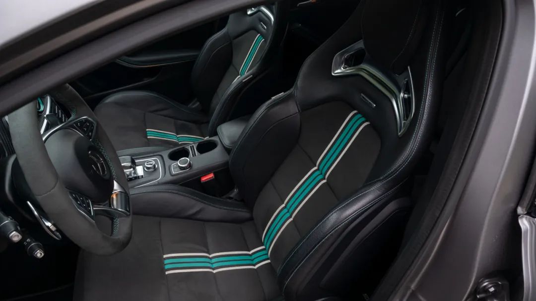 amg车队衣服,amg车队的衣服