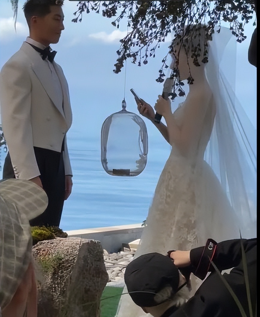 何超莲和窦骁婚礼娘家人出席了吗,何超莲窦骁将举办婚礼罕见同框