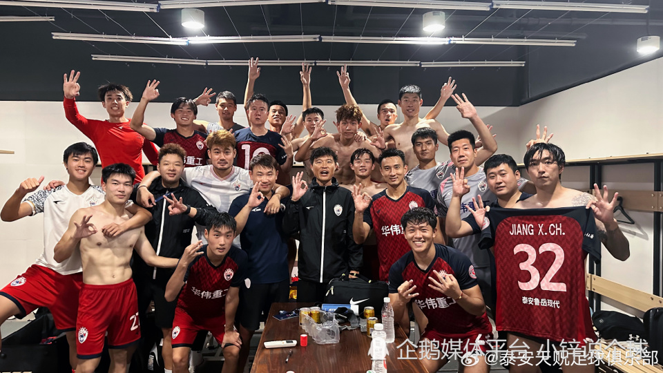 中乙积分榜:重庆铜梁龙大胜继续领跑,武汉江城逃离降级区