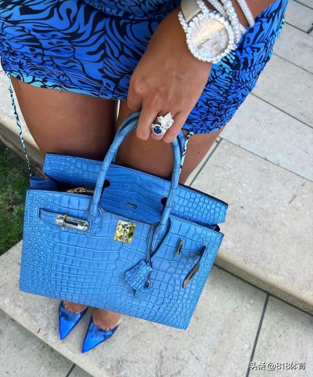 c罗女友乔治娜包包,c罗求婚成功女友手戴钻戒照曝光