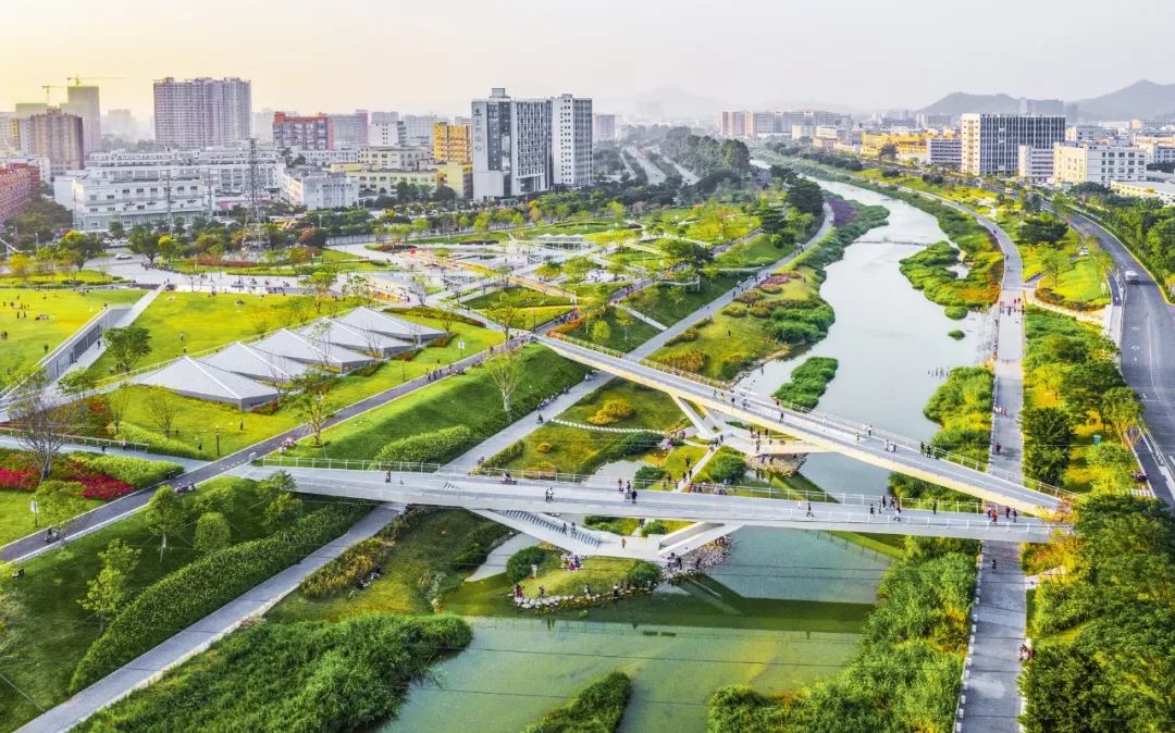 锚定高质量发展读懂两会新期待,锚定高质量发展奋楫争先绘蓝图