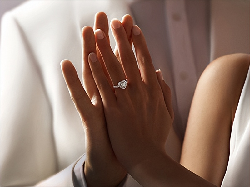 定制钻戒比柜台便宜吗,定制钻戒为什么便宜