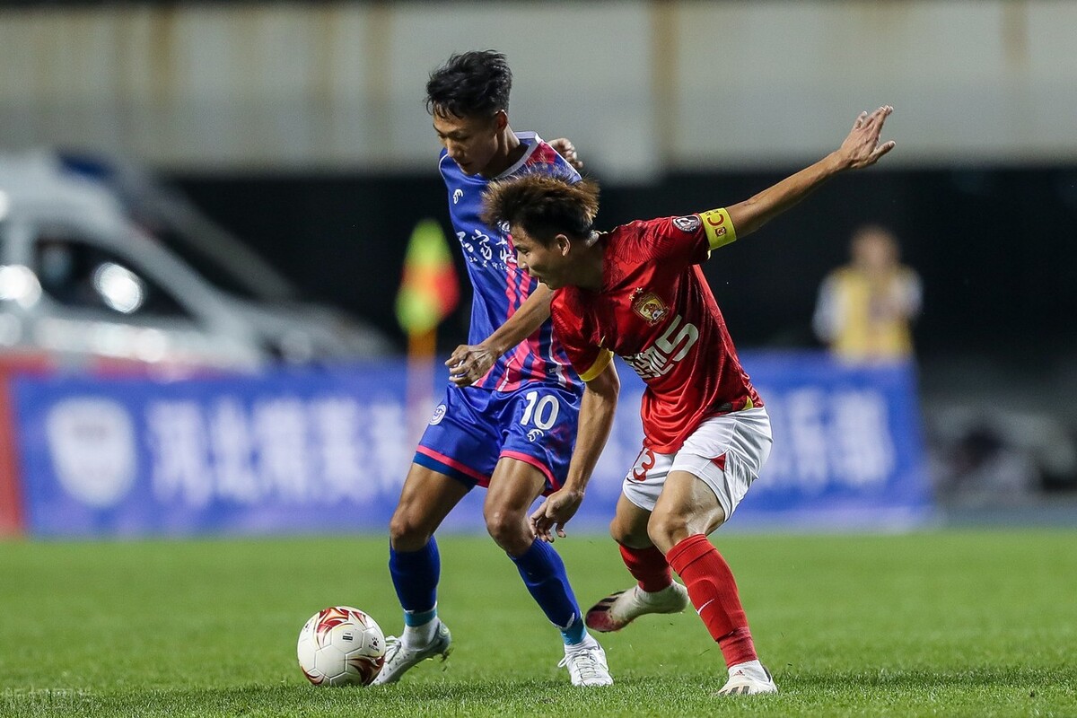 骞垮窞瓒崇悆闃熸渶鎮插偓鐨勪汉,骞垮窞瓒崇悆鐞冨憳琚綒