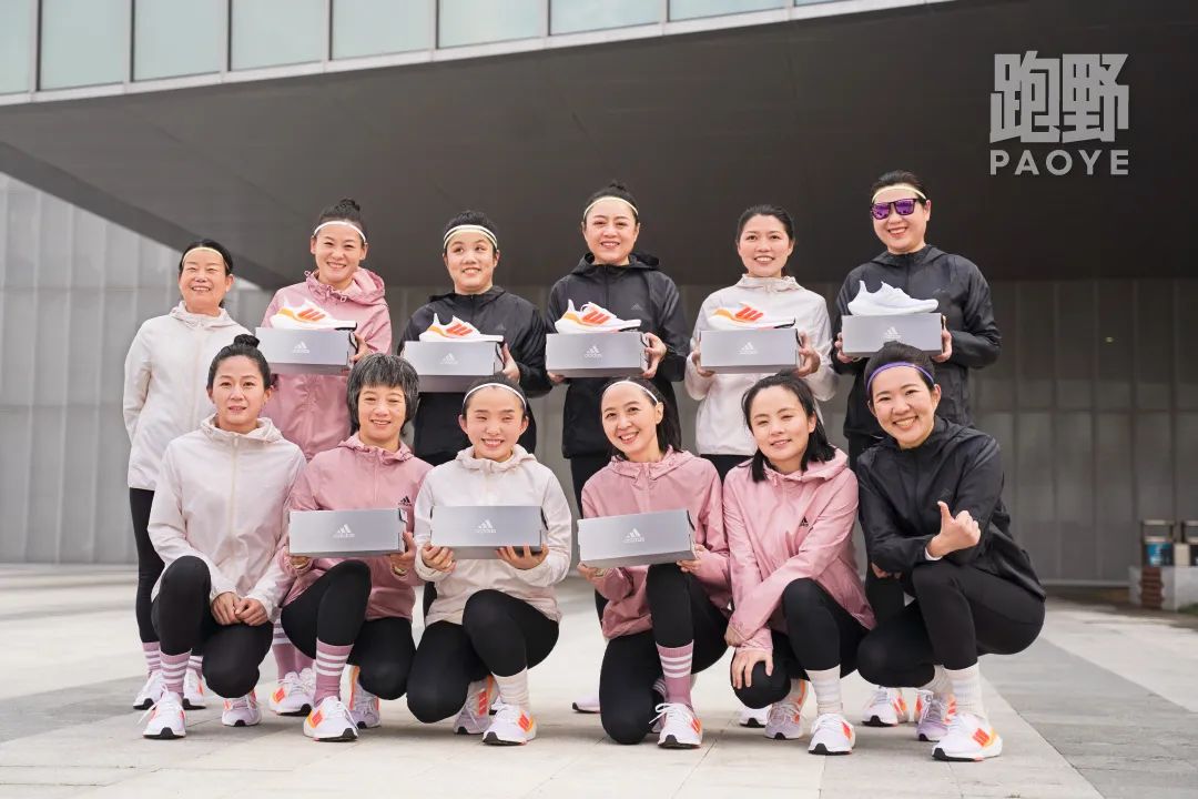 专为女士打造的跑鞋ub22,ub22女士慢跑鞋