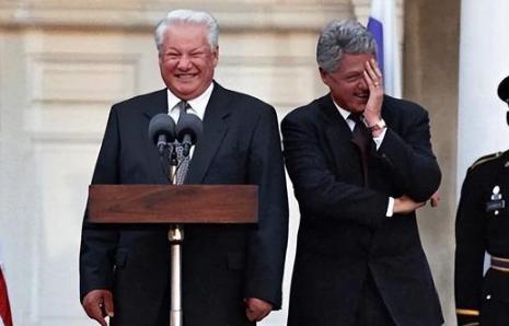 苏联解体后，俄罗斯人民过得幸福吗？美国的行为说明了一切！