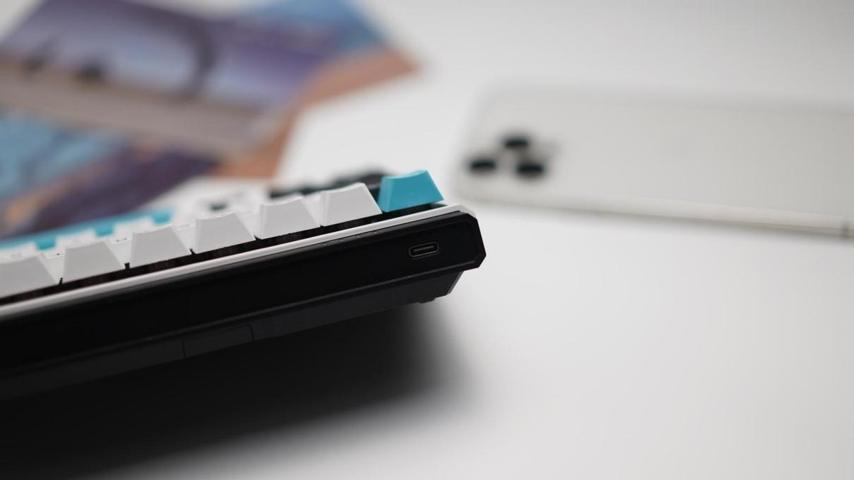 杜伽k330w深度评测,杜伽k330键盘银轴怎么样