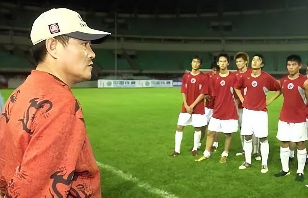 中国队足球水深,赵本山谈中国足球