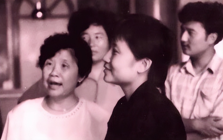 54岁李娜出家前视频,李娜52岁