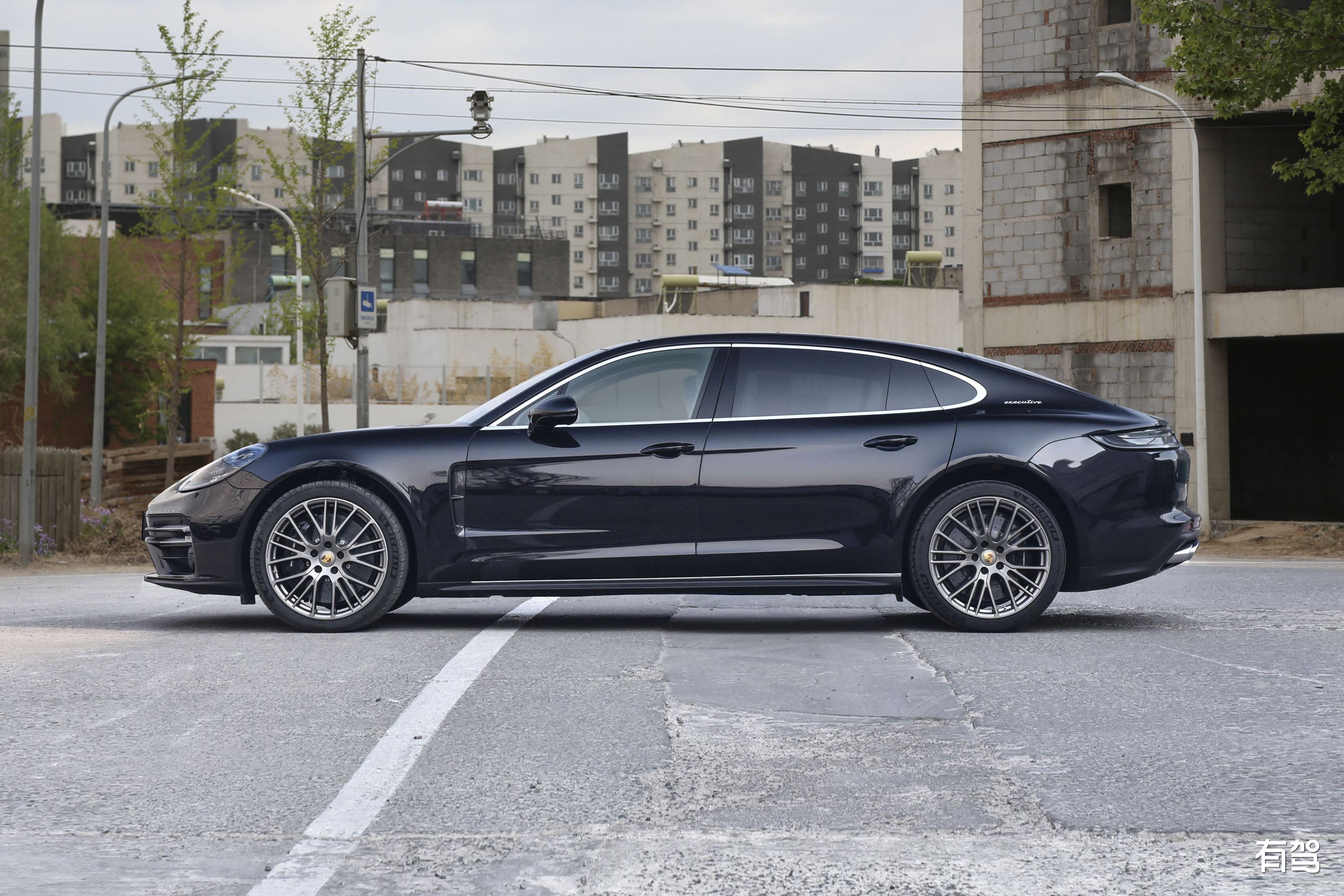 保时捷911和帕拉梅拉哪个档次高,保时捷卡宴和帕拉梅拉哪个档次高